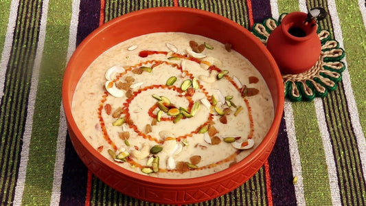 Savor the Sweetness of Bengal: Nolen Gurer Payesh - A Date Palm Jaggery Rice Pudding